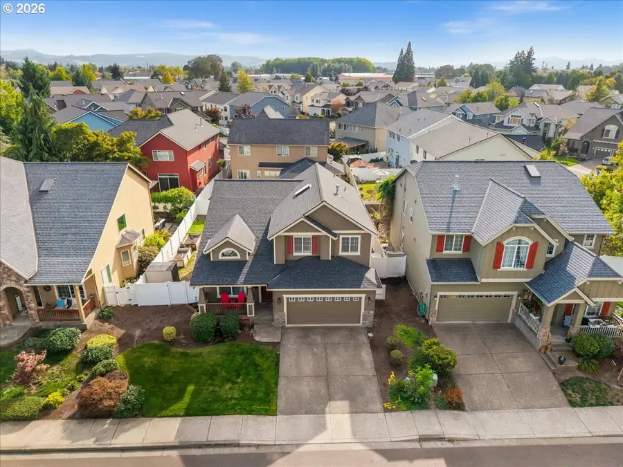 881 N 28th Ave, Cornelius, OR 97113 - #3