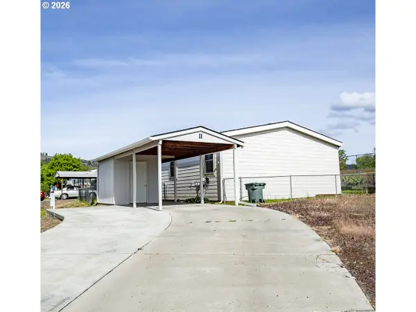 313 12th St #11, LaGrande, OR 97850