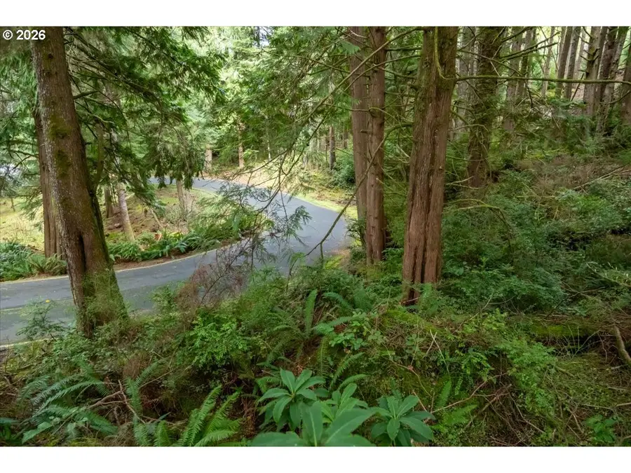 575 Fairway Dr, Gleneden Beach, OR 97388 - #3