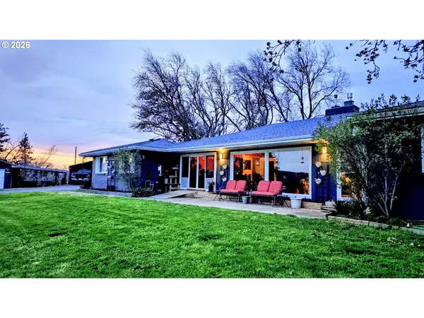 120 Hammel Rd, EaglePoint, OR 97524