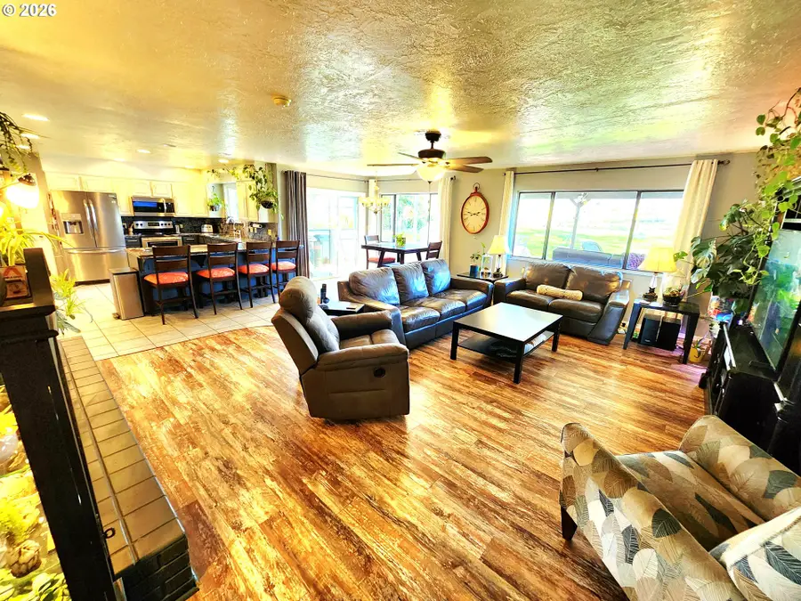 120 Hammel Rd, Eagle Point, OR 97524 - #2