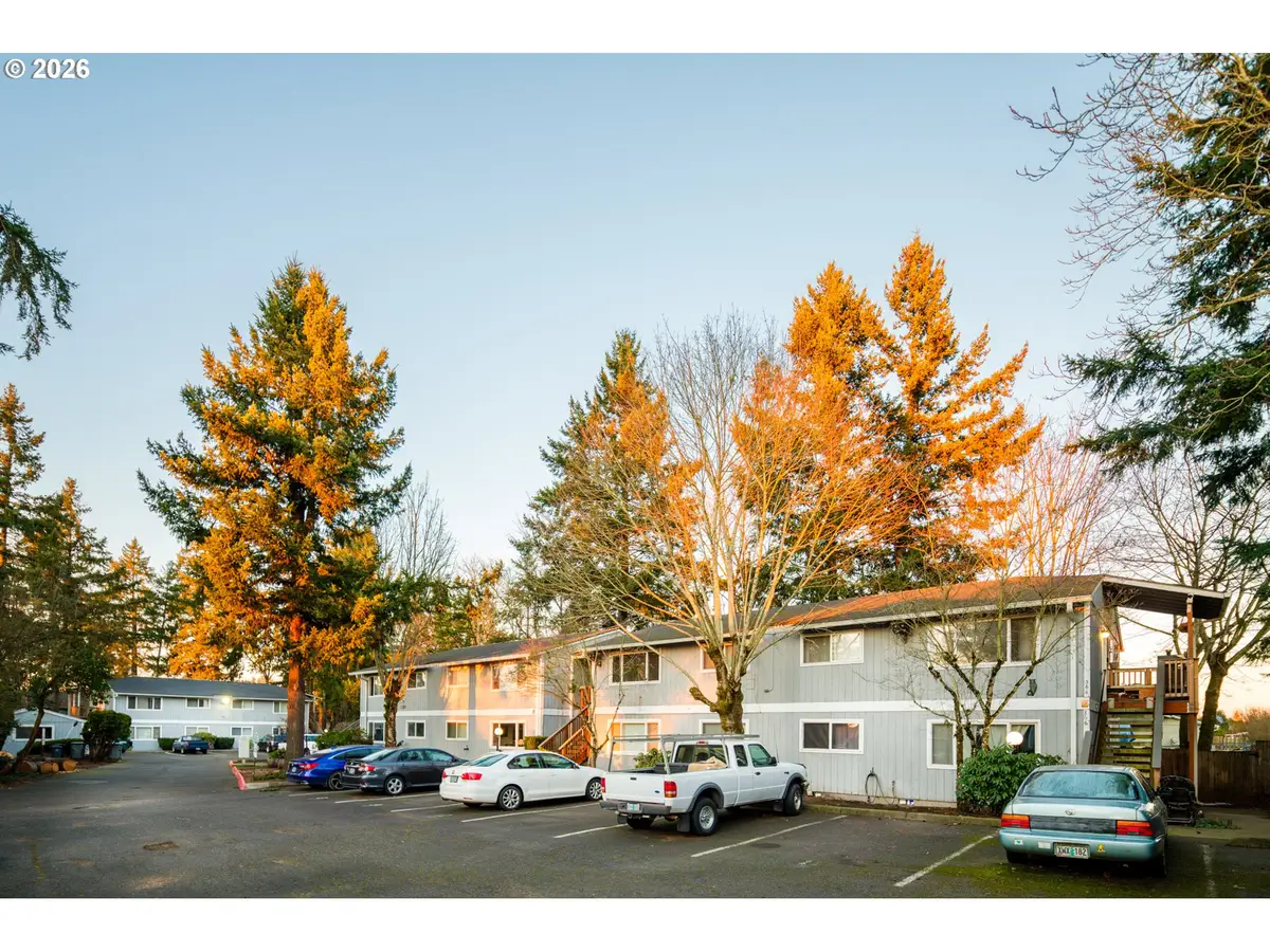 340 S Locust St, Canby, OR 97013 - #1