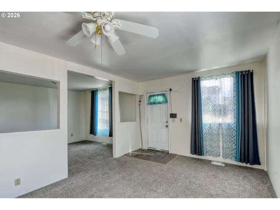 725 SW 16th St, Pendleton, OR 97801 - #3