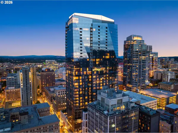 550 SW 10th Ave #2105, Portland, OR 97205