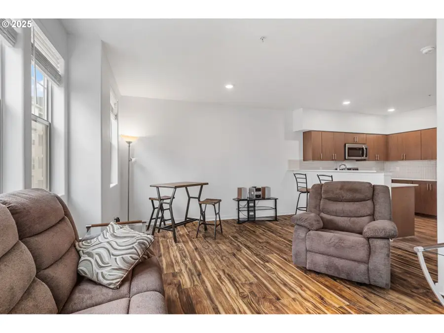 17181 SW Snowdale St #204, Beaverton, OR 97007 - Image #3