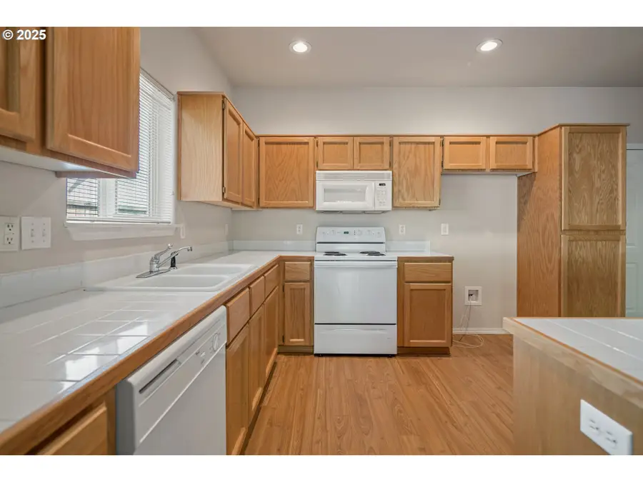 7307 NE Nelly St, Hillsboro, OR 97124 - Image #3