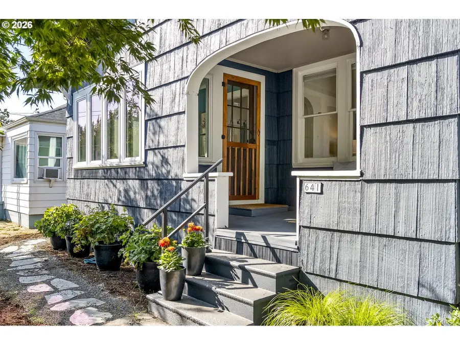 641 NE Holland St, Portland, OR 97211 - #3