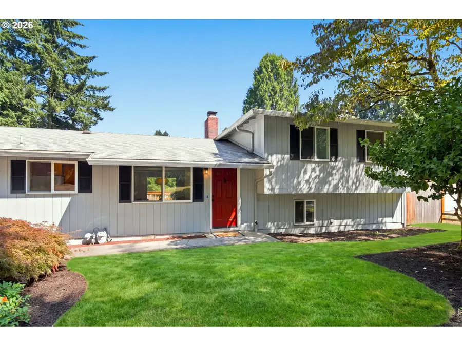 1120 Douglas Dr, West Linn, OR 97068 - #2