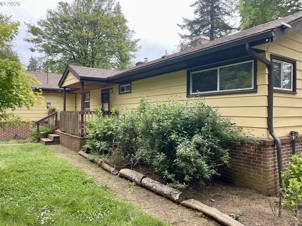 93524 Easy Ln, CoosBay, OR 97420