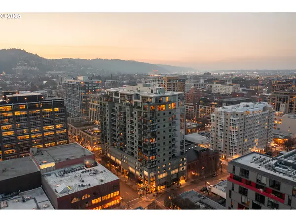 1025 NW Couch St #717, Portland, OR 97209