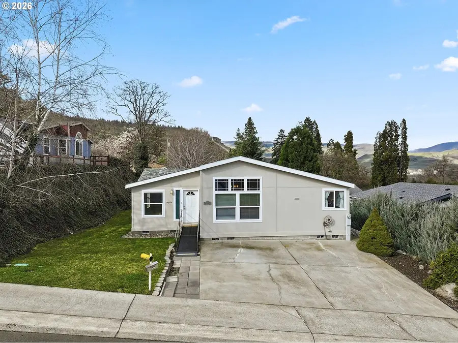 1213 Verdant St, Chenoweth, OR 97058 - #3