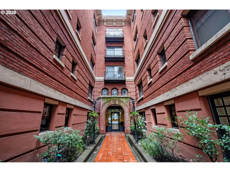1829 NW Lovejoy St #408, Portland, OR 97209 - #2