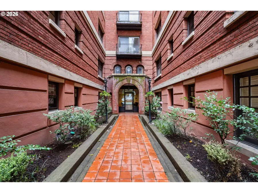 1829 NW Lovejoy St #408, Portland, OR 97209 - #3