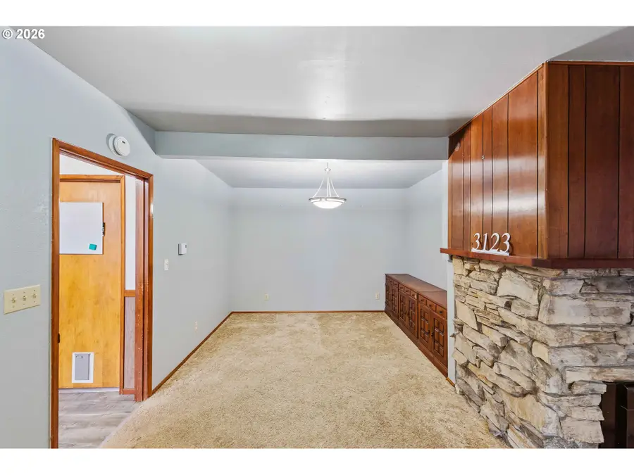 3123 Oak St, North Bend, OR 97459 - Image #3