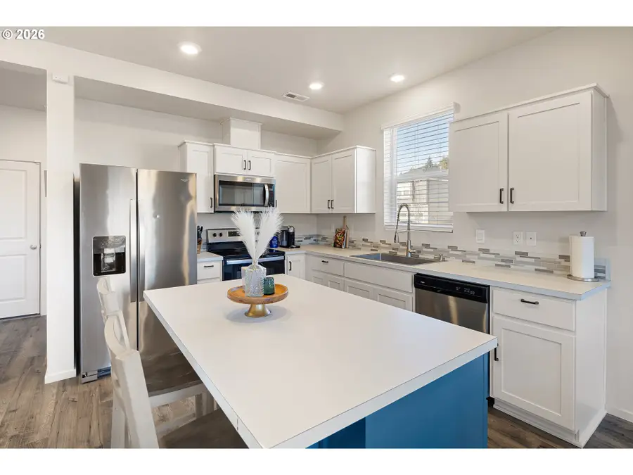 2483 30th Pl, Springfield, OR 97477 - #3