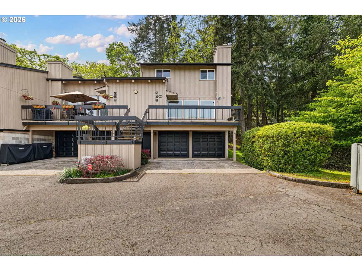 246 Woodridge Dr, Eugene, OR 97405 - #1