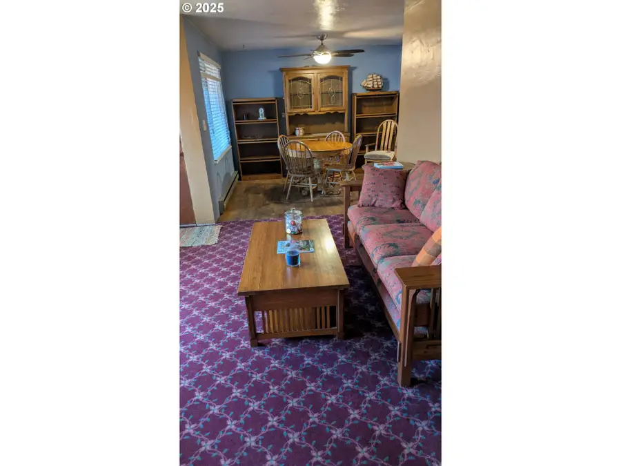 688 32nd St, Springfield, OR 97478 - Image #2