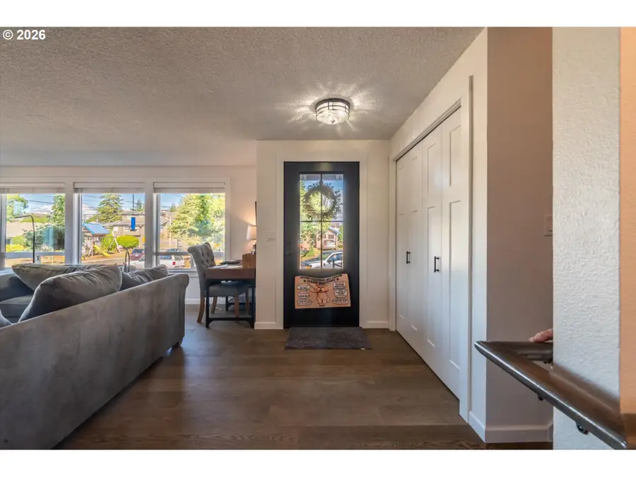 2606 Sheridan Ave, North Bend, OR 97459 - #2