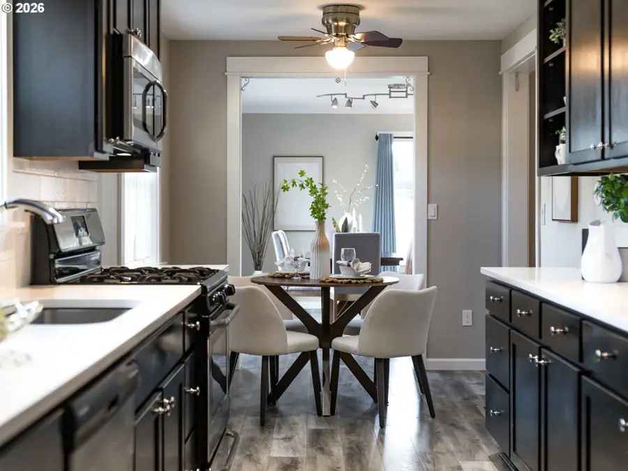 672 S Fir St, Canby, OR 97013 - Image #3