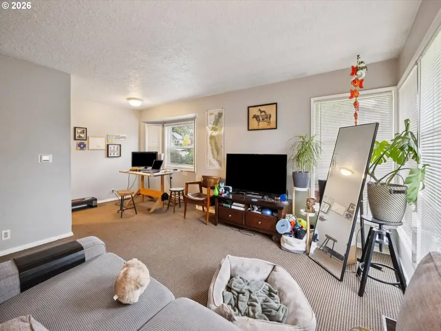 2251 SE 70th Ave, Portland, OR 97215 - #3