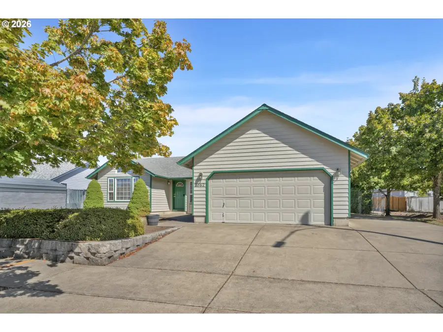 2362 Loch Dr, Springfield, OR 97477 - #2