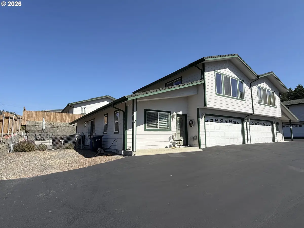 1215 Ransom Ave, Brookings, OR 97415 - #1