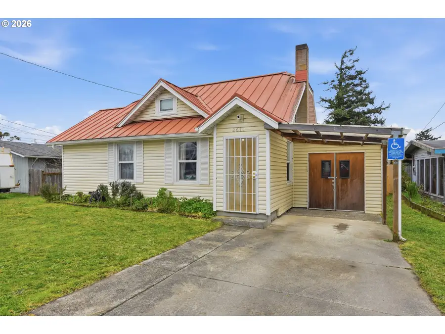 2611 Everett Ave, North Bend, OR 97459 - #2