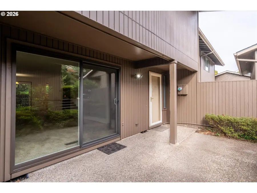 2295 Ridgeway Dr, Eugene, OR 97401 - #3