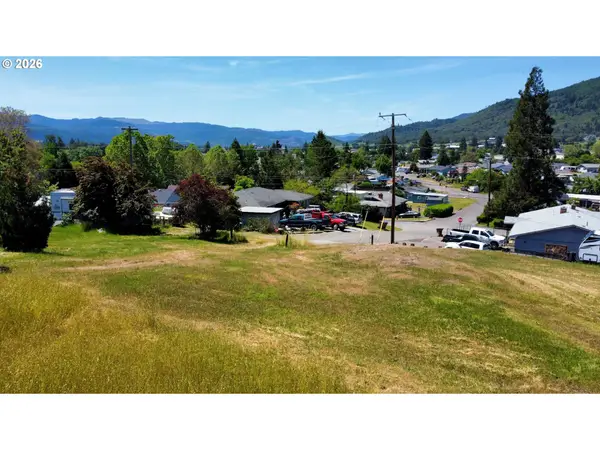 0 Cedar St #35, Riddle, OR 97469