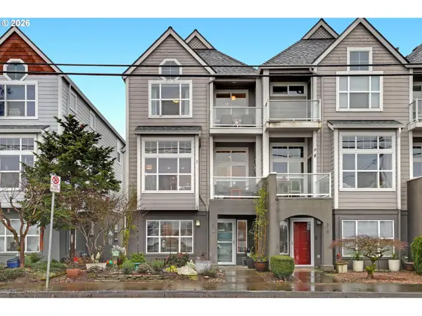 524 NE Bridgeton Rd, Portland, OR 97211