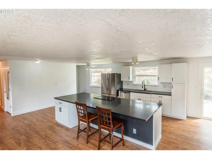2045 NW Sunberry Dr, Roseburg, OR 97471 - #2