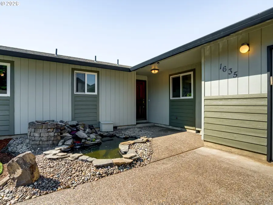 1635 SE Queenborough Ct, McMinnville, OR 97128 - #3
