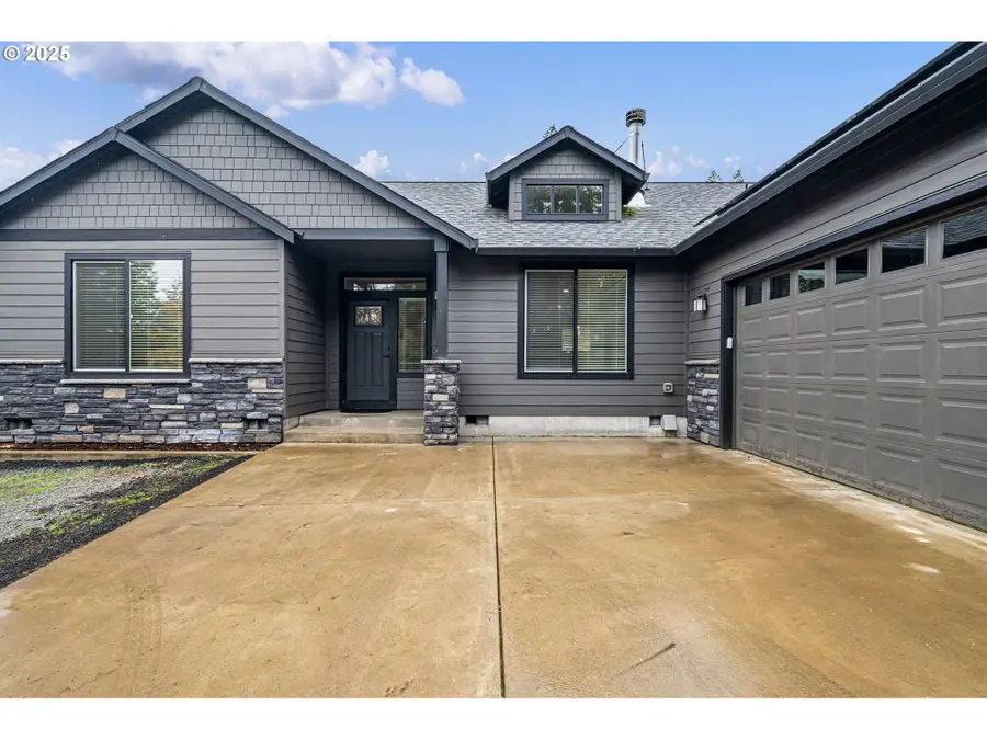 24741 Hall Rd, Cheshire, OR 97419 - Image #2