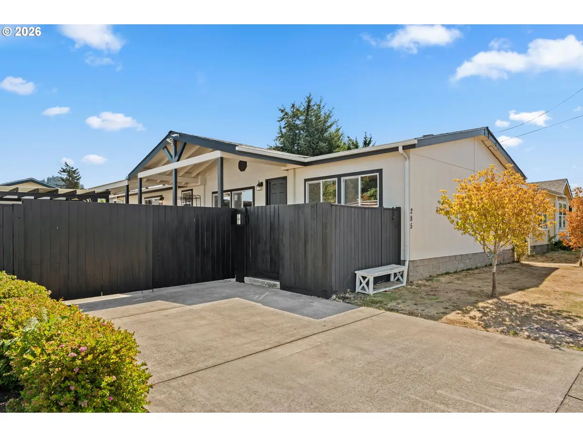 285 S 52nd Pl, Springfield, OR 97478 - #1