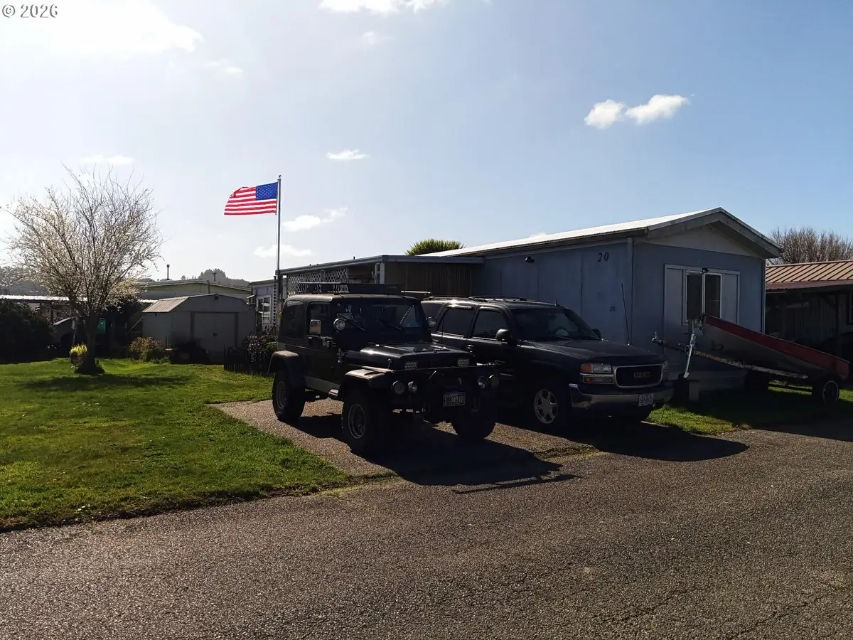 1000 N 8th St #20, Reedsport, OR 97467 - #1