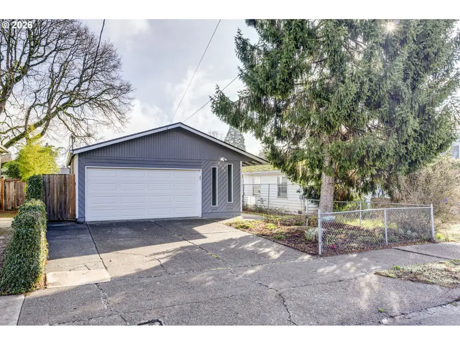 4104 SE 74th Ave, Portland, OR 97206 - #2