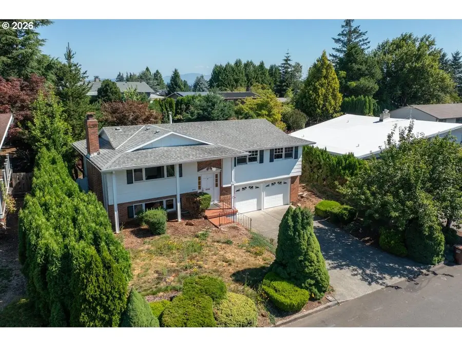 895 NW 3rd St, Gresham, OR 97030 - #3