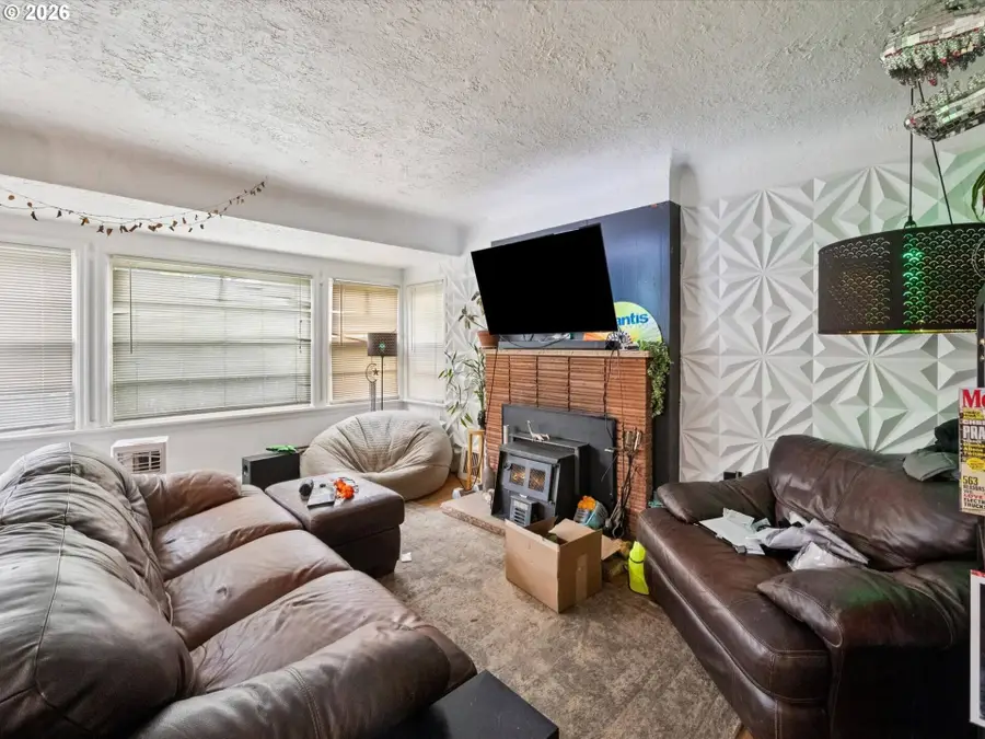 2323 SE 70th Ave, Portland, OR 97215 - #2