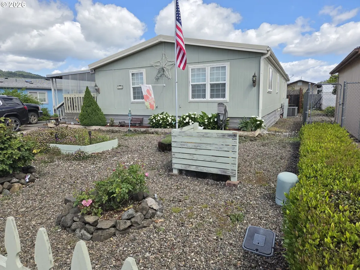 428 S State St, Sutherlin, OR 97479 - #1