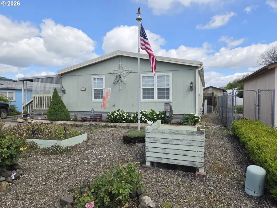 428 S State St, Sutherlin, OR 97479 - #2