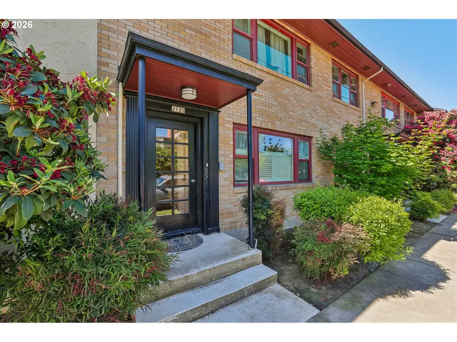 2120 NE Halsey St #31, Portland, OR 97232 - #2