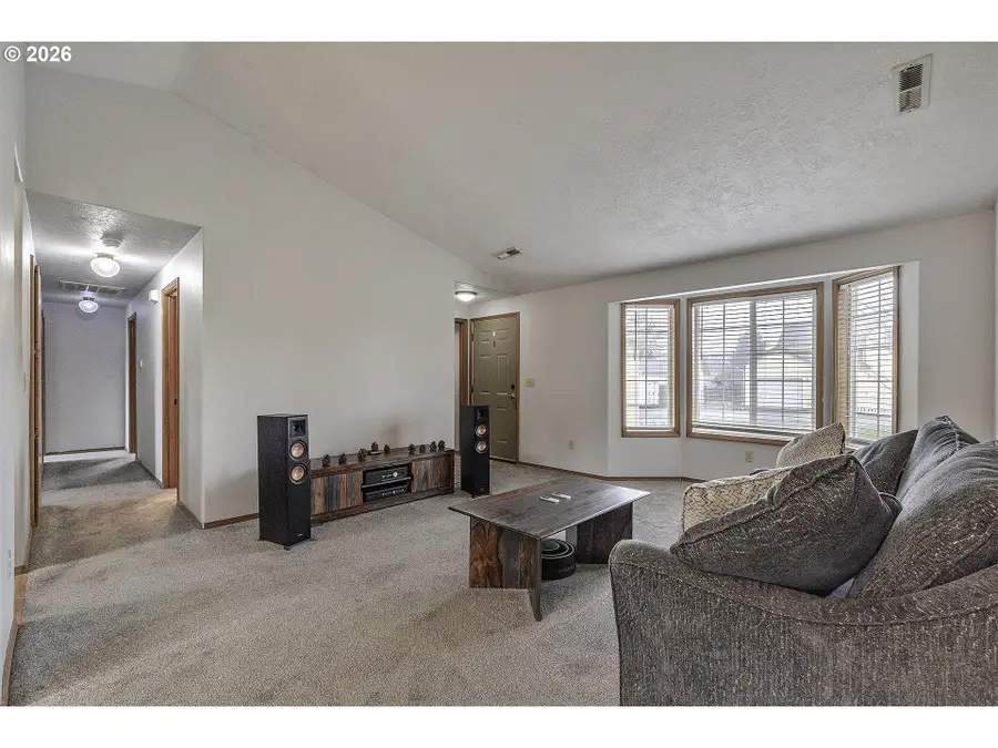 807 NE Sherman St, Sheridan, OR 97378 - #3