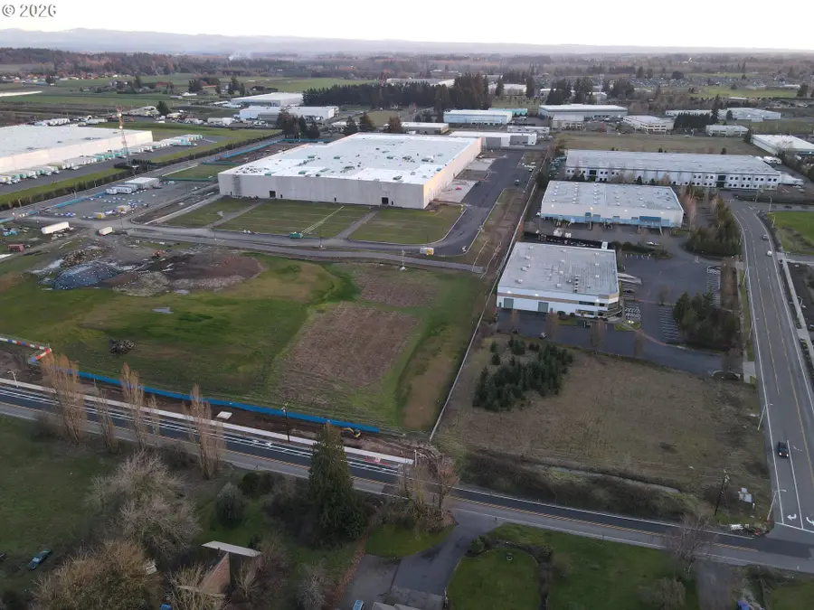 105 S Hazel Dell Way, Canby, OR 97013 - #2