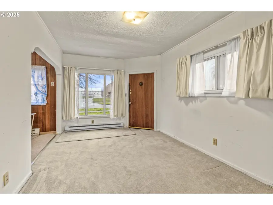 2843 Hemlock St, Longview, WA 98632 - Image #2