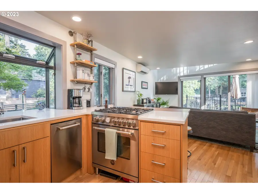 3300 Southshore Blvd, Lake Oswego, OR 97034 - #2