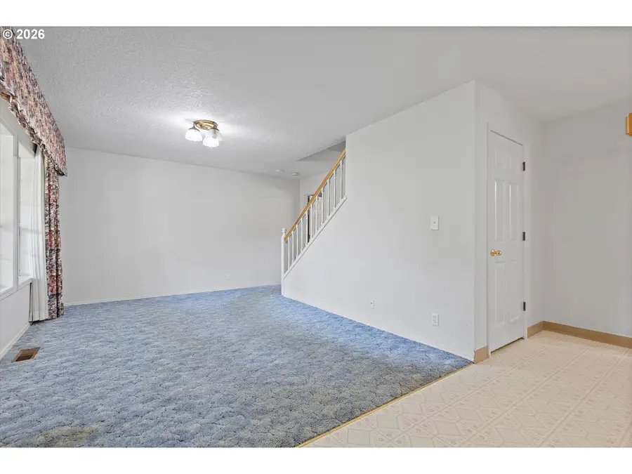 339 NE South Shore Rd, Portland, OR 97211 - #2