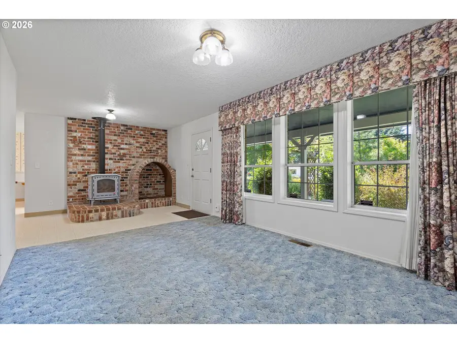 339 NE South Shore Rd, Portland, OR 97211 - #3