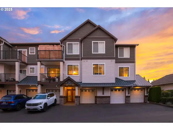 595 NW Lost Springs Ter, Portland, OR 97229