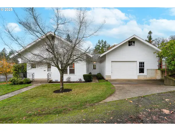 619 B St, Silverton, OR 97381