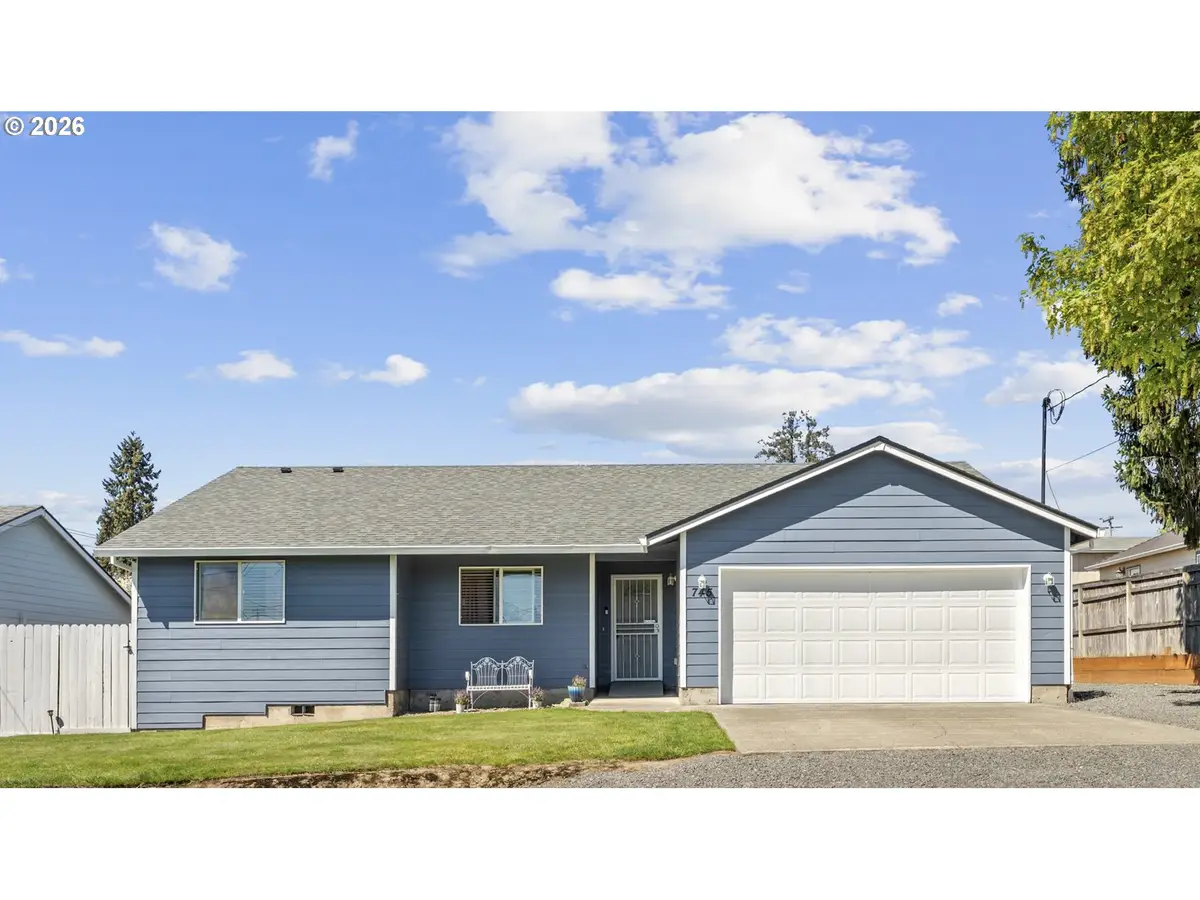 745 N Madison St, Lafayette, OR 97127 - #1